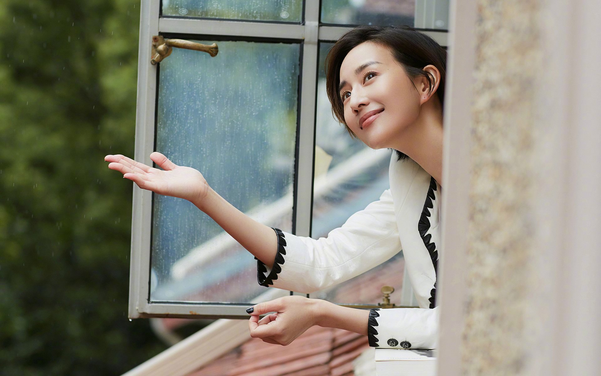 AYX GAMING-勇士后卫完成绝杀后队友热情拥抱，勇士组织后卫